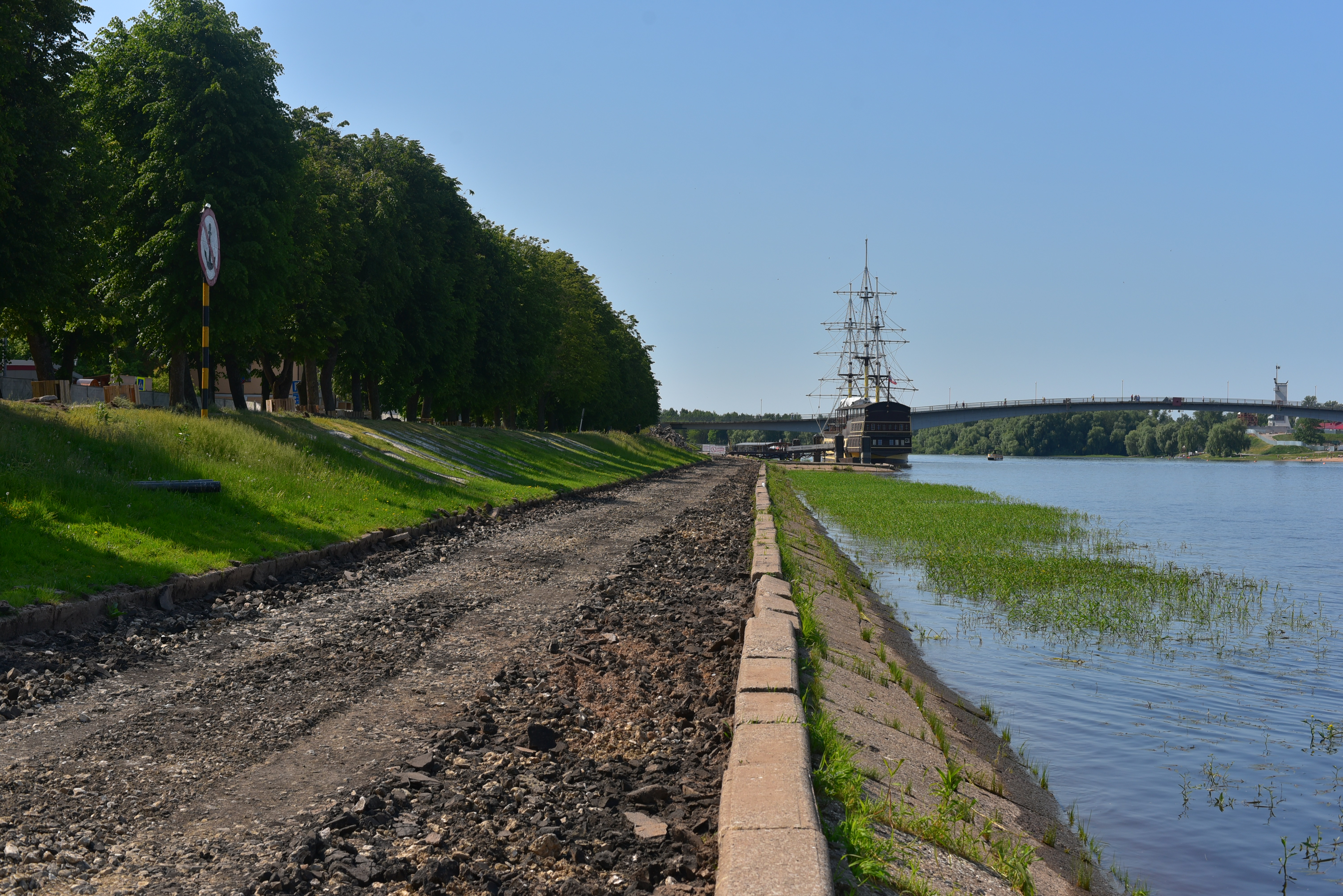 Реконструкция набережной Александра Невского на Торговой стороне.