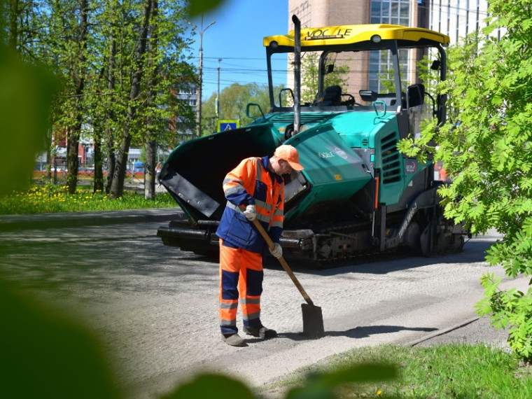 В рамках содержания дорог в Великом Новгороде обновили 4 участка улично-дорожной сети.
