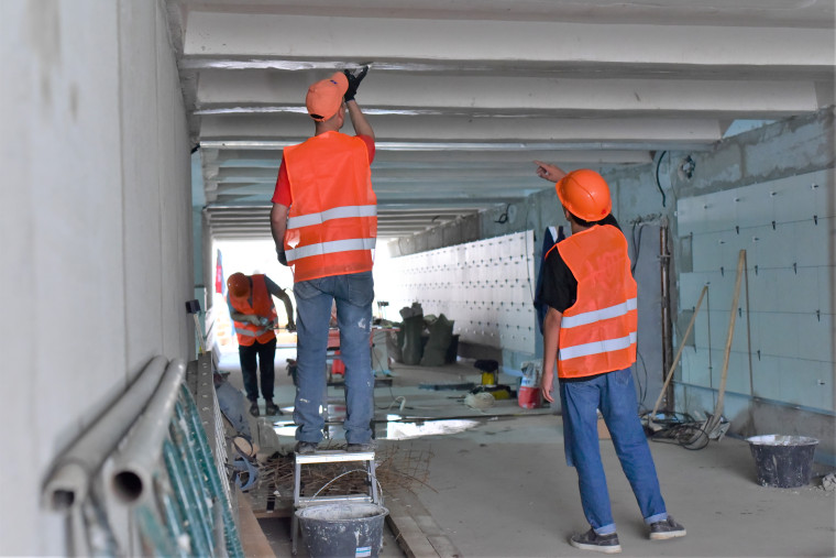 Капитальный ремонт подземного пешеходного перехода на Большой Московской улице будет завершен к концу сентября.