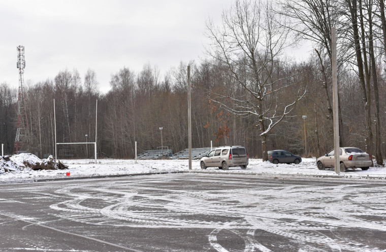 Завершается благоустройство бесплатной парковки на более 50 машиномест в «Витославлицах».