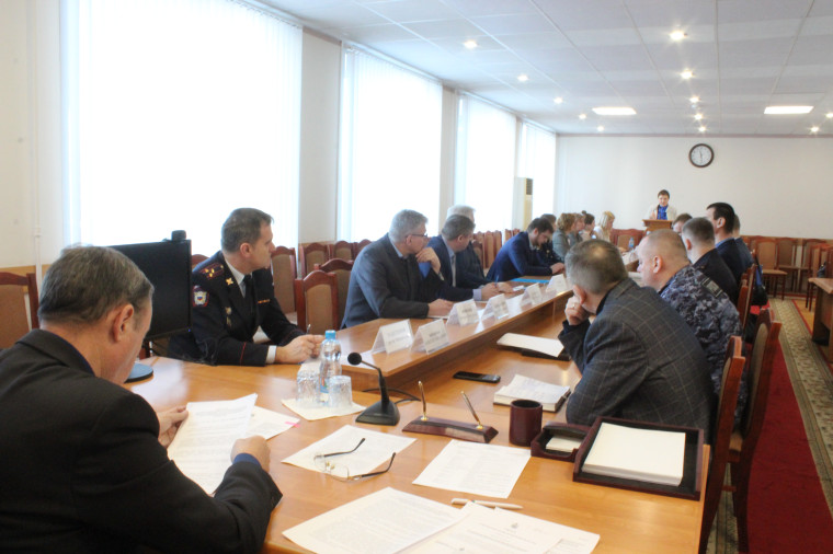 Совместное заседание городских комиссий антитеррористической и межведомственной по профилактике правонарушений состоялось.
