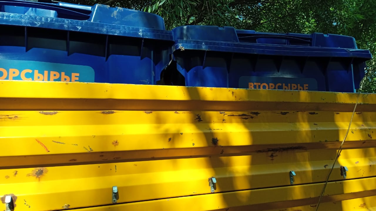 Национальный проект «Экология»: продолжаем устанавливать контейнеры для раздельного сбора мусора.